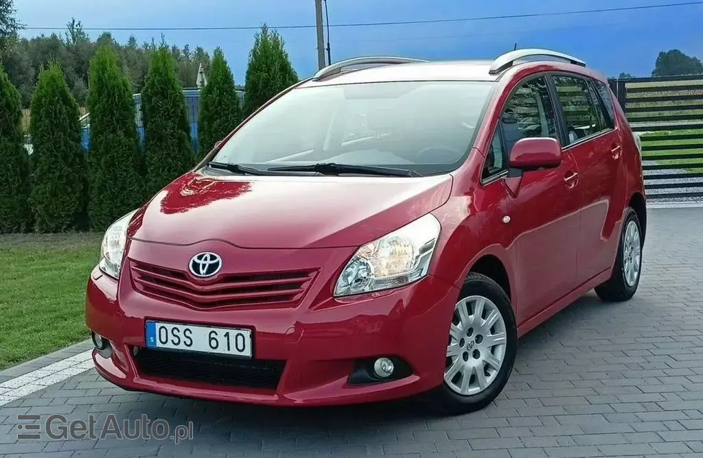 TOYOTA Verso 