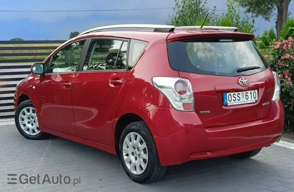 TOYOTA Verso 