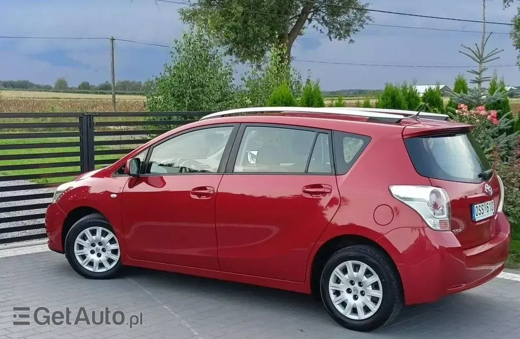 TOYOTA Verso 
