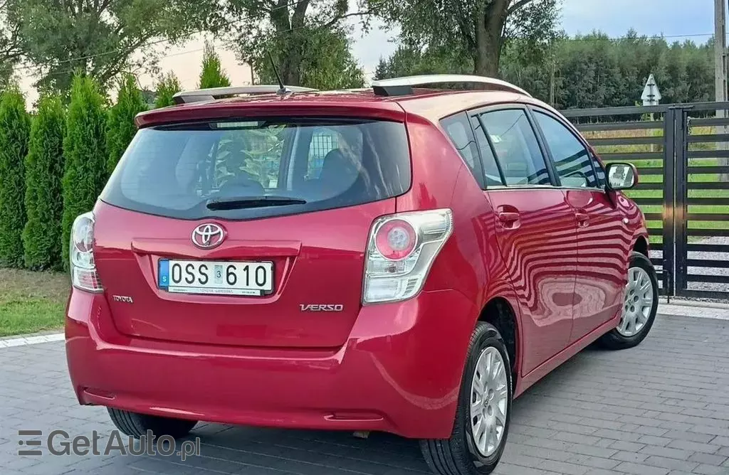 TOYOTA Verso 