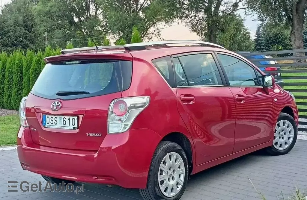 TOYOTA Verso 