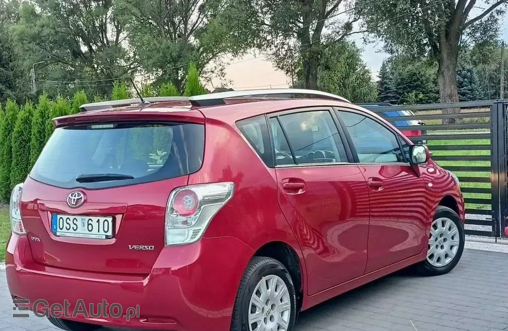 TOYOTA Verso 