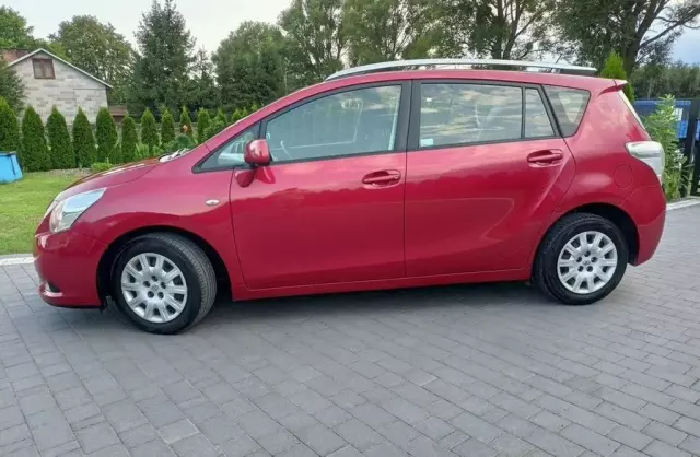 TOYOTA Verso 