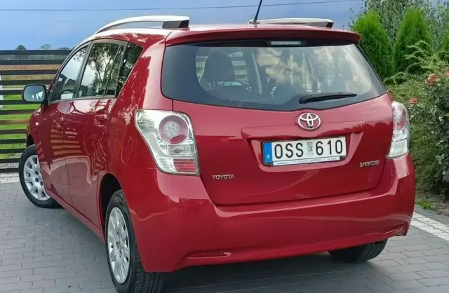 TOYOTA Verso 