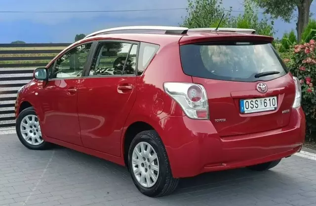 TOYOTA Verso 