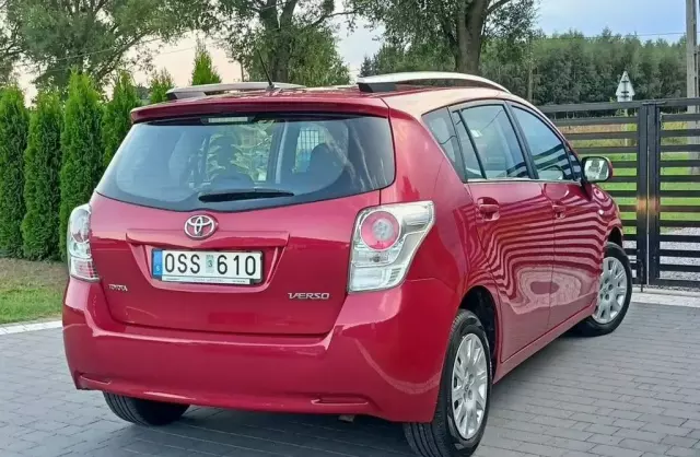 TOYOTA Verso 