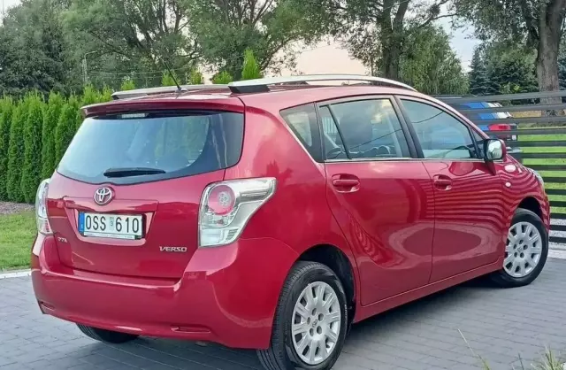 TOYOTA Verso 