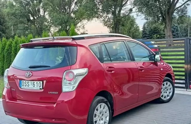 TOYOTA Verso 