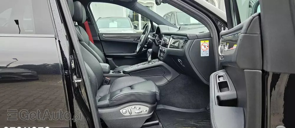 PORSCHE Macan Turbo