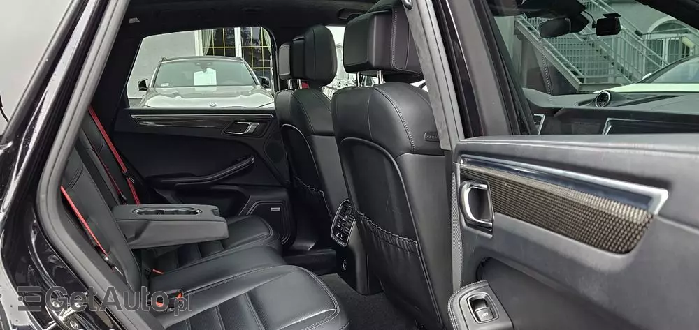 PORSCHE Macan Turbo