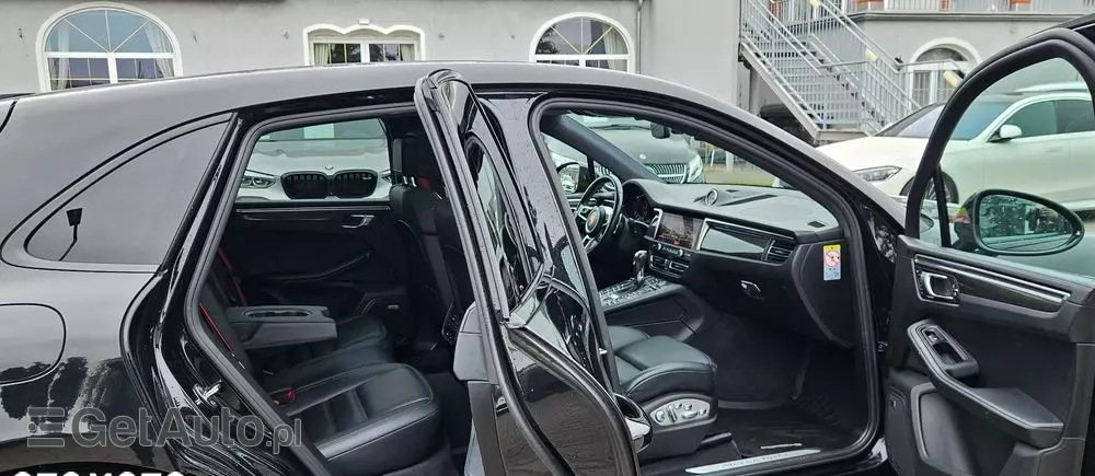 PORSCHE Macan Turbo