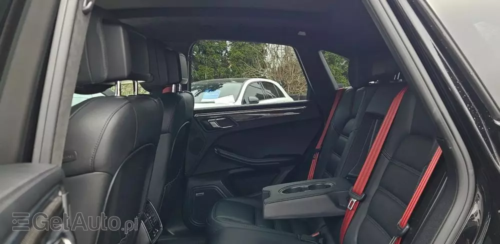 PORSCHE Macan Turbo