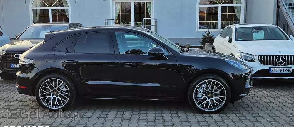 PORSCHE Macan Turbo