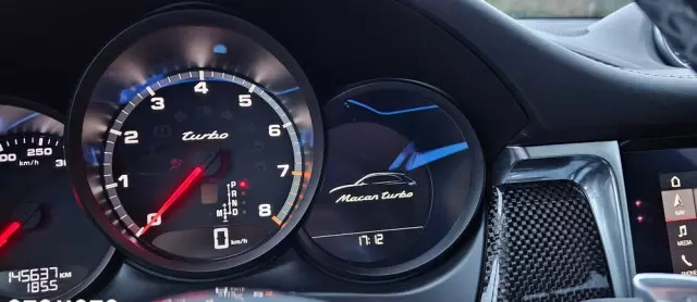 PORSCHE Macan Turbo