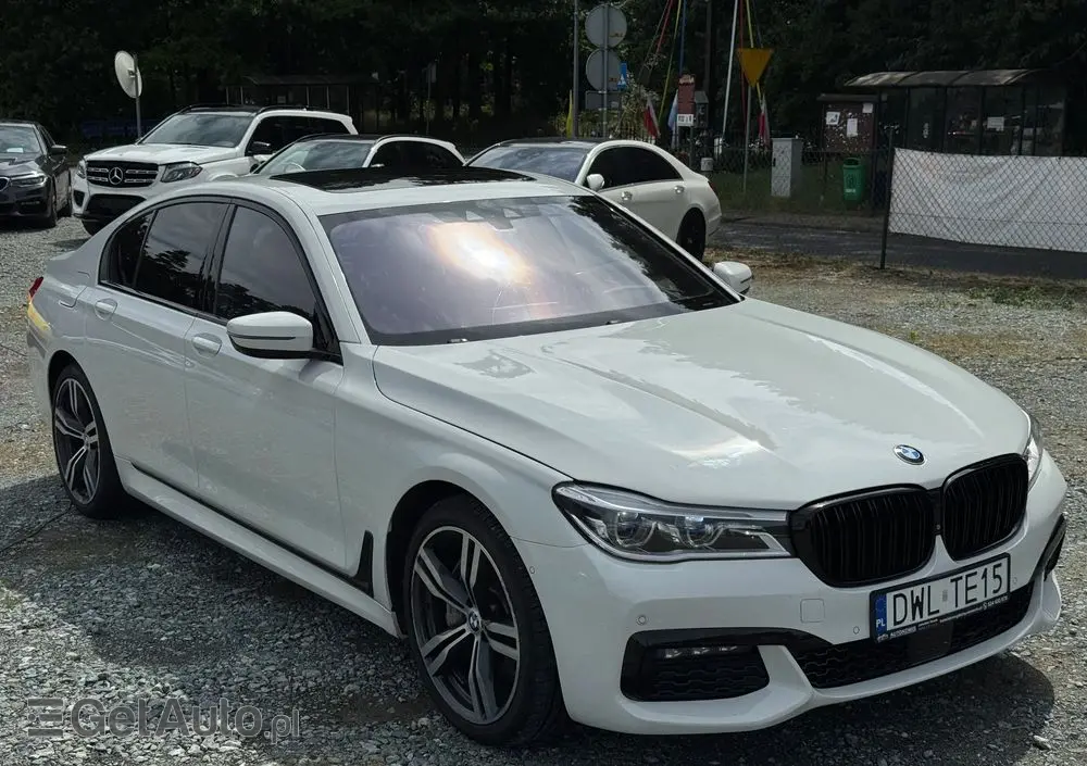 BMW Seria 7 750i xDrive