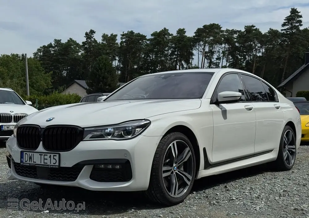BMW Seria 7 750i xDrive