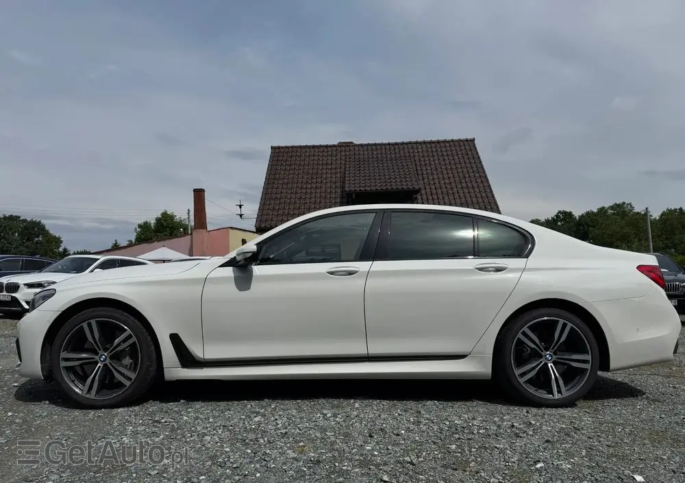 BMW Seria 7 750i xDrive