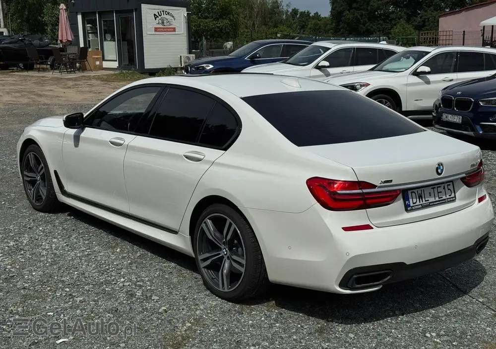 BMW Seria 7 750i xDrive