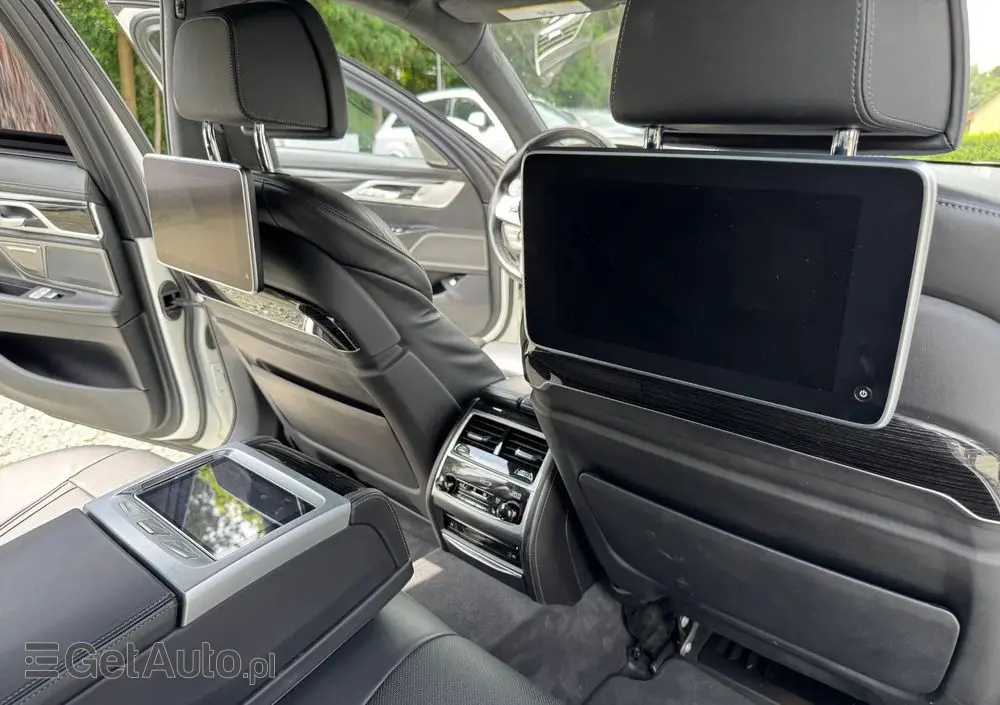 BMW Seria 7 750i xDrive