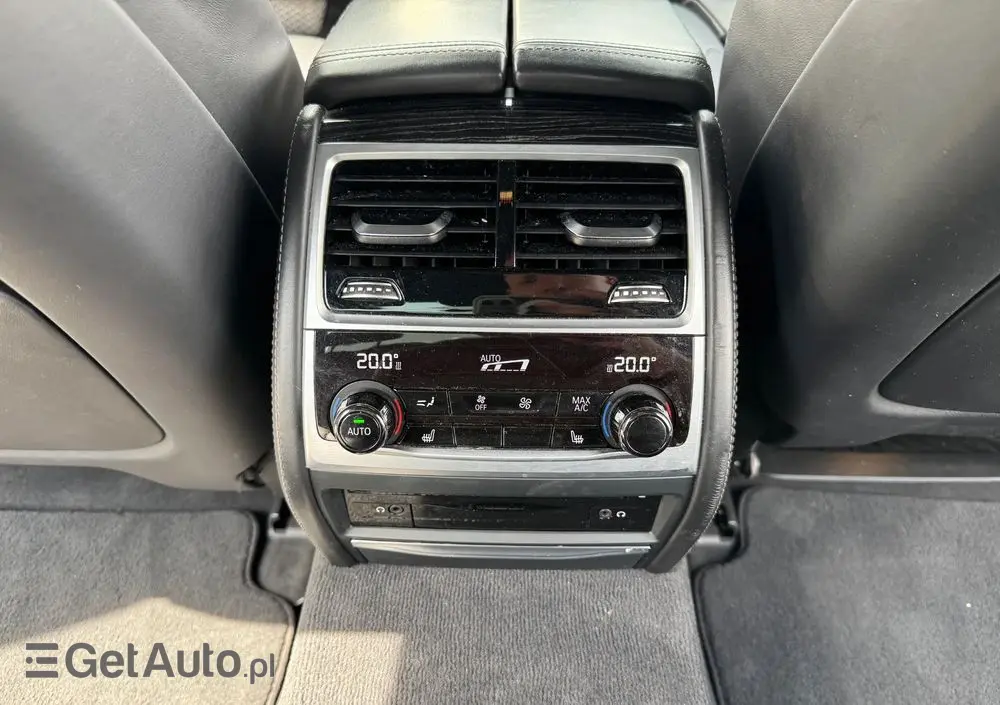 BMW Seria 7 750i xDrive