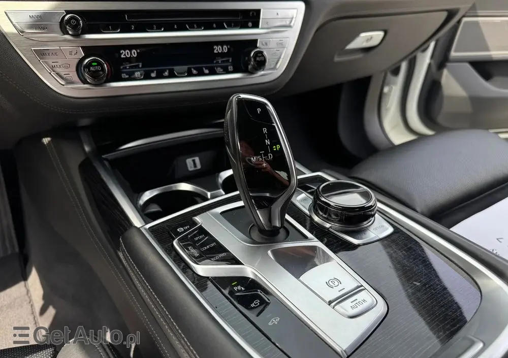BMW Seria 7 750i xDrive
