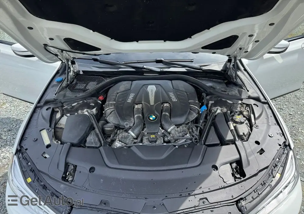 BMW Seria 7 750i xDrive