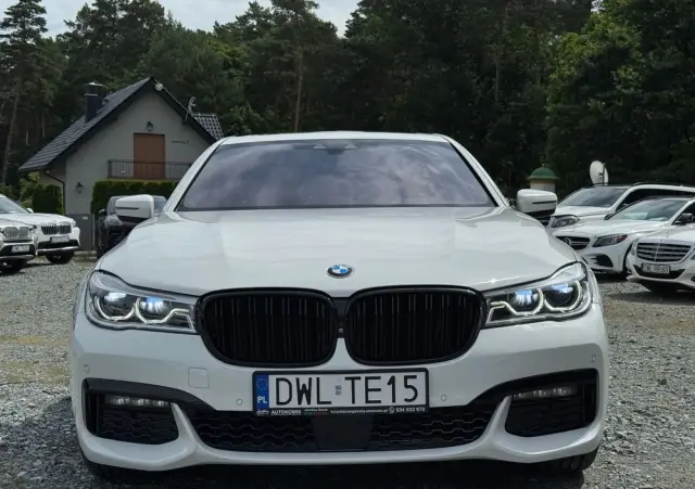 BMW Seria 7 750i xDrive