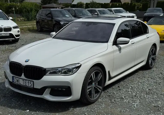 BMW Seria 7 750i xDrive