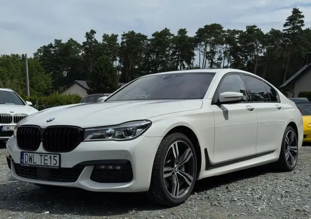 BMW Seria 7 750i xDrive