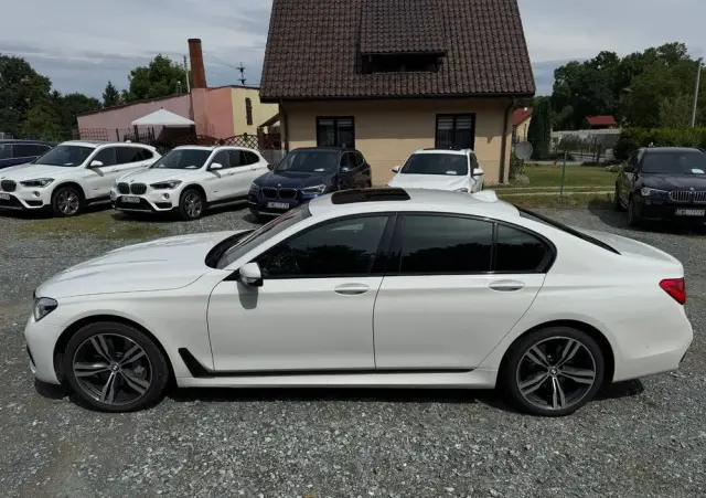 BMW Seria 7 750i xDrive
