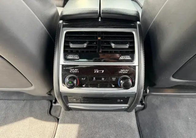 BMW Seria 7 750i xDrive