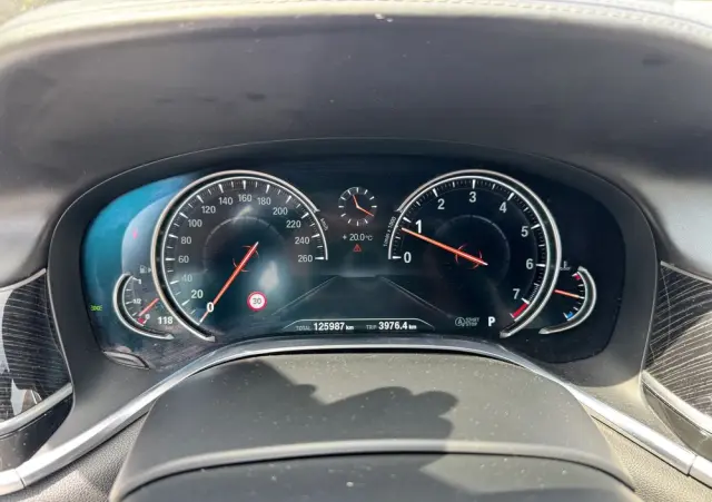 BMW Seria 7 750i xDrive