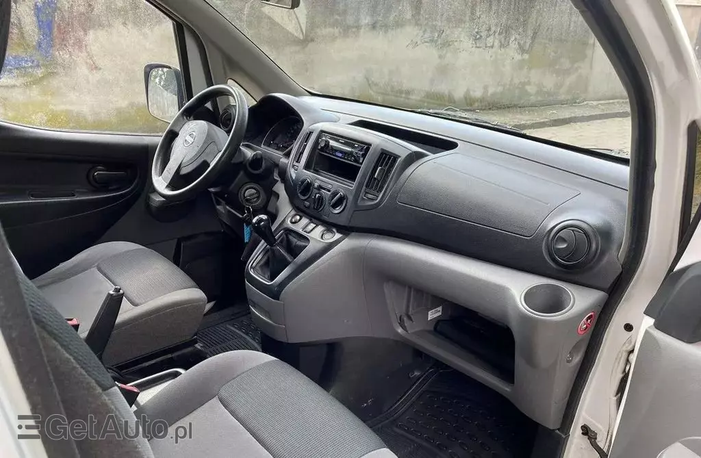 NISSAN NV200 
