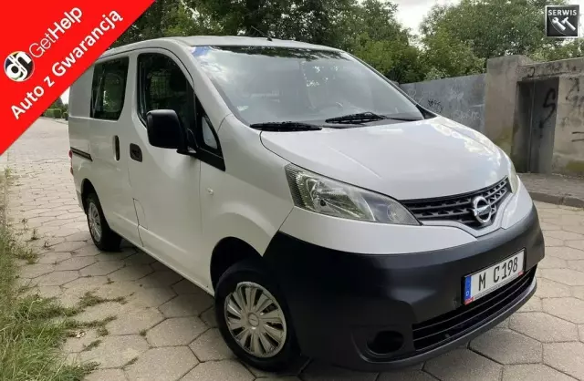NISSAN NV200 