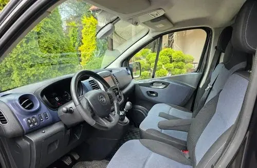 OPEL Vivaro 