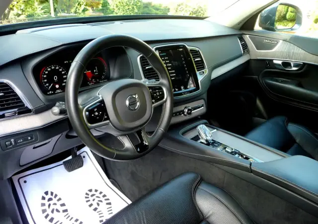 VOLVO XC 90 T8 AWD Plug-In Hybrid Inscription Expression 7os