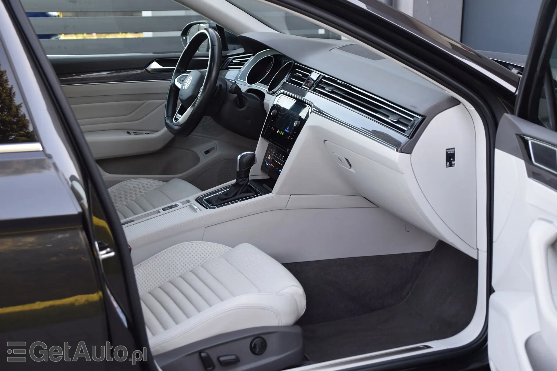 VOLKSWAGEN Passat Elegance 4MOTION DSG