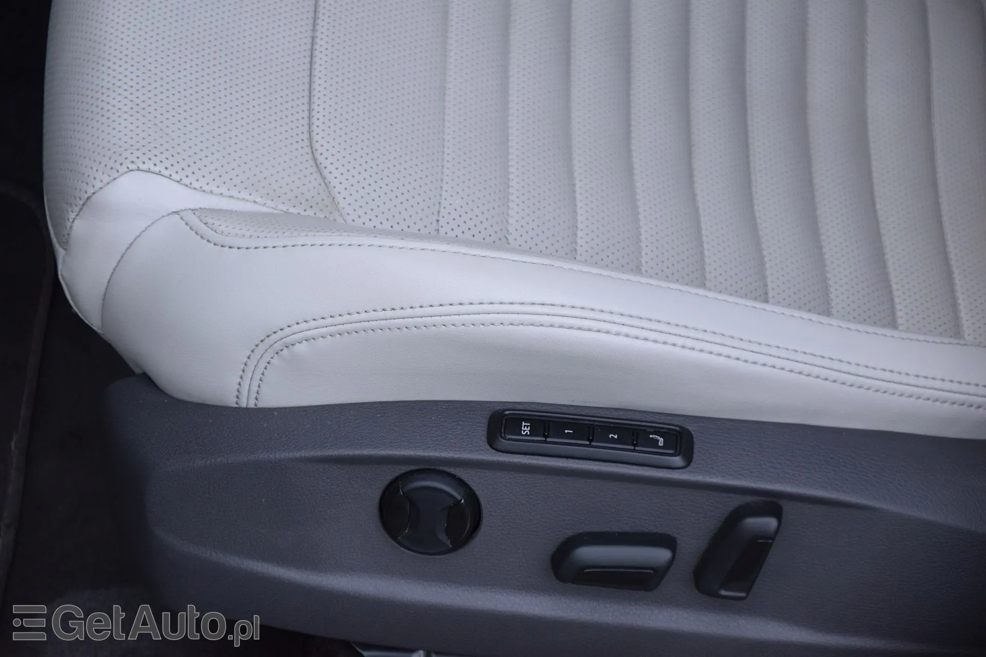 VOLKSWAGEN Passat Elegance 4MOTION DSG