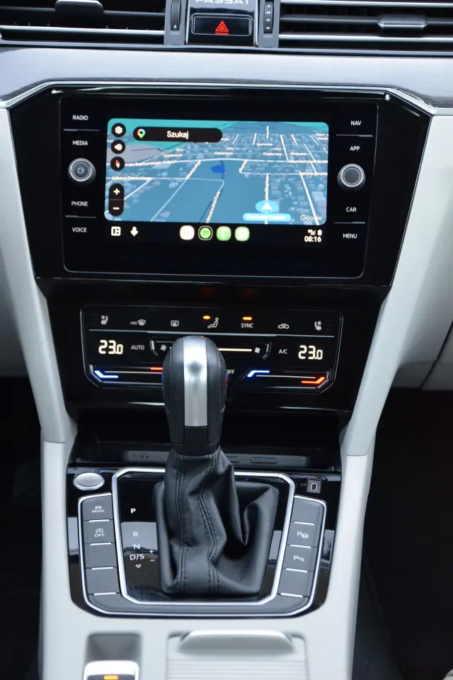 VOLKSWAGEN Passat Elegance 4MOTION DSG