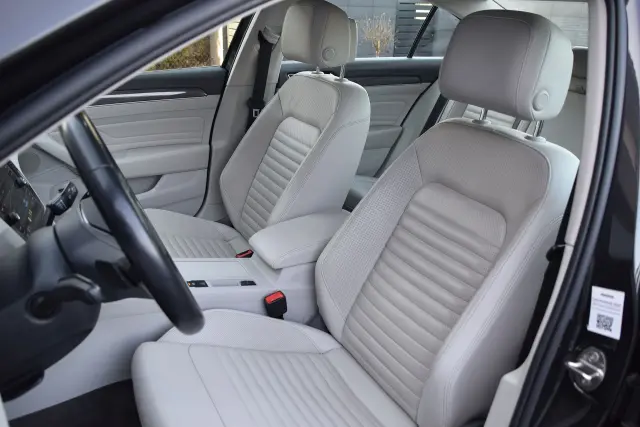 VOLKSWAGEN Passat Elegance 4MOTION DSG