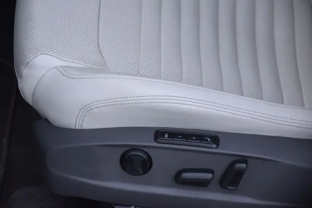 VOLKSWAGEN Passat Elegance 4MOTION DSG