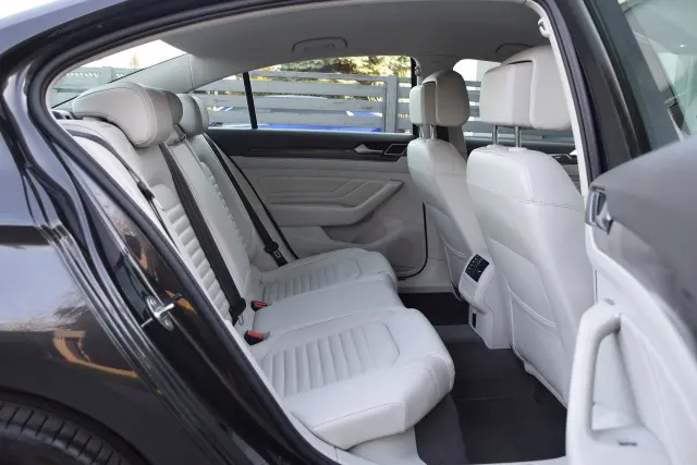 VOLKSWAGEN Passat Elegance 4MOTION DSG