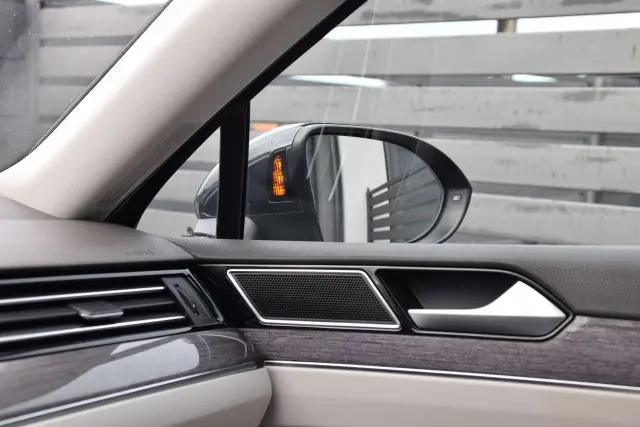 VOLKSWAGEN Passat Elegance 4MOTION DSG