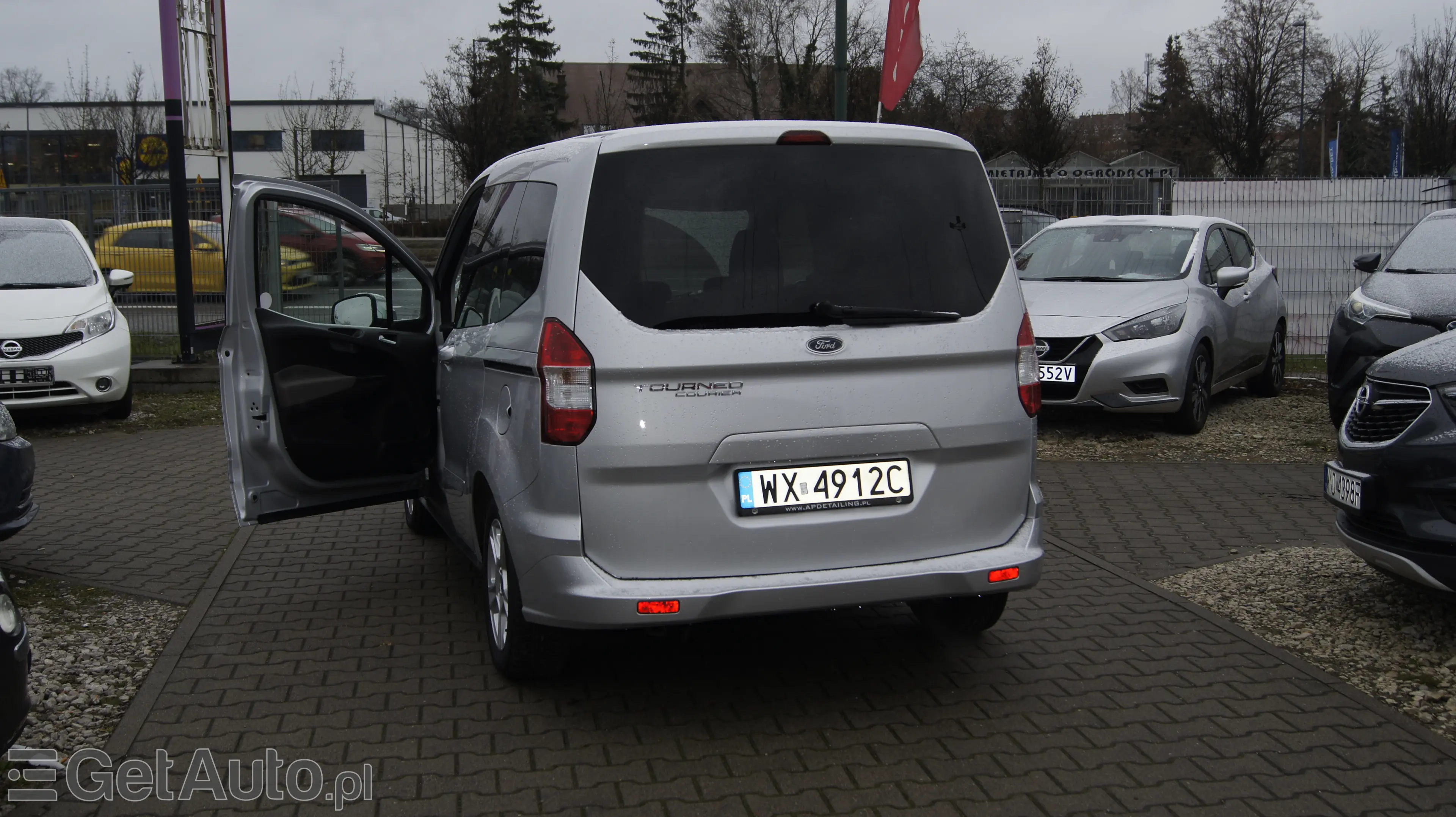 FORD Tourneo Courier 