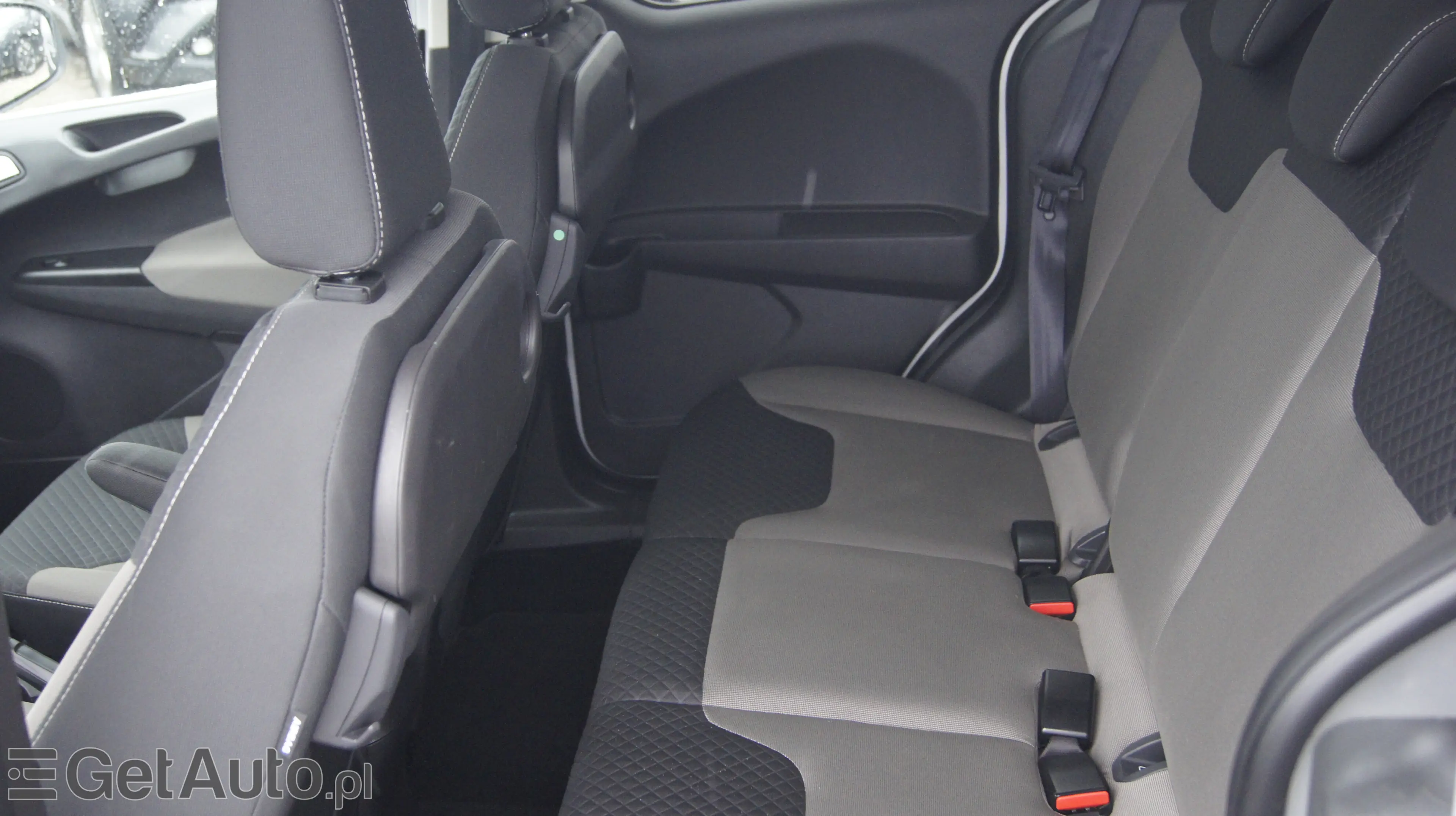 FORD Tourneo Courier 