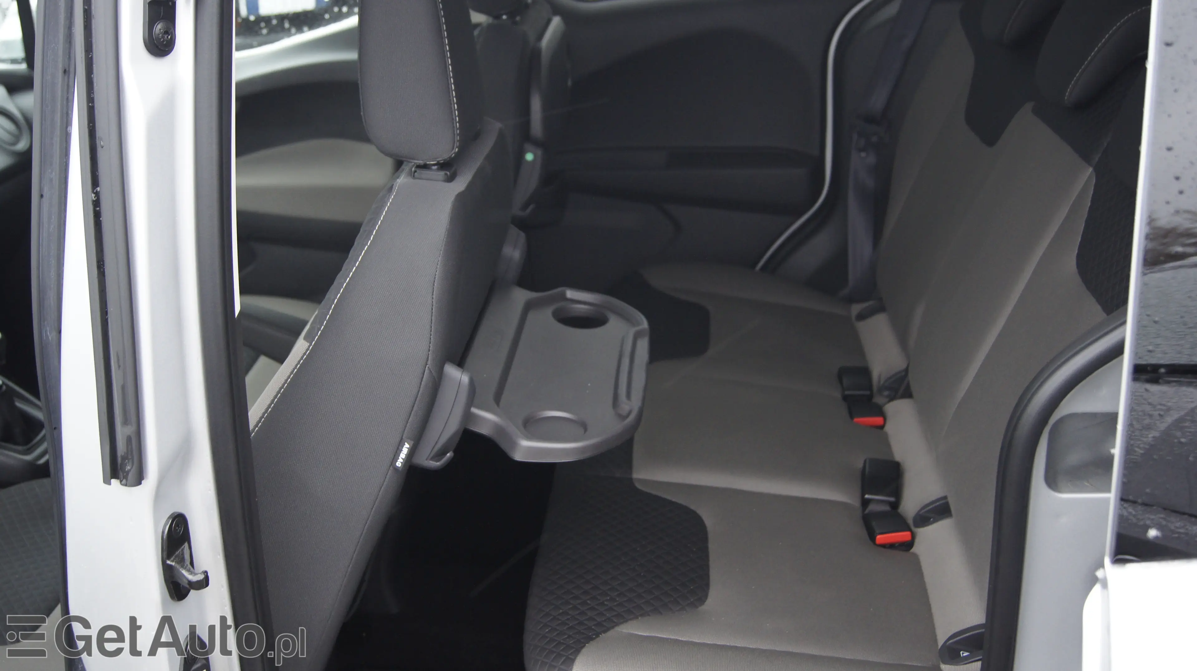 FORD Tourneo Courier 