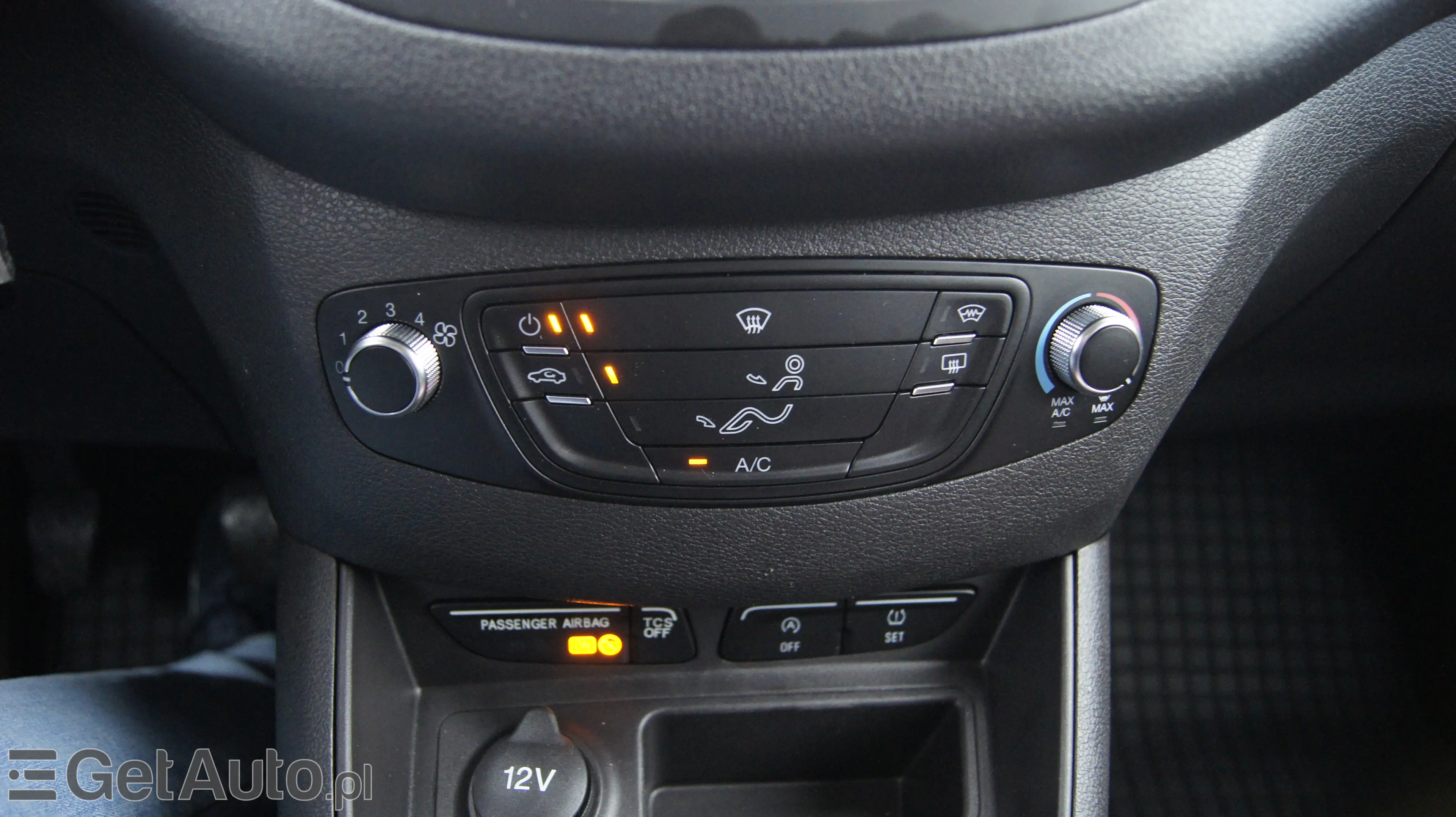 FORD Tourneo Courier 