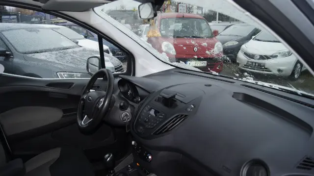 FORD Tourneo Courier 