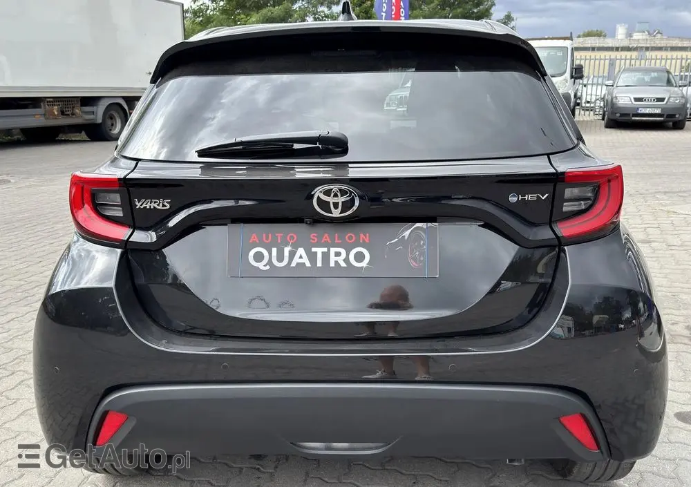TOYOTA Yaris Hybrid 1.5 VVT-i Elegant