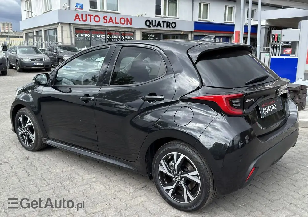 TOYOTA Yaris Hybrid 1.5 VVT-i Elegant